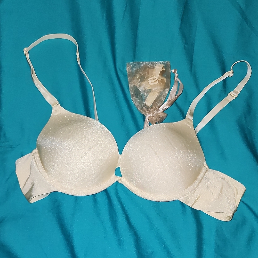 Ambrielle Light Cream Bra
